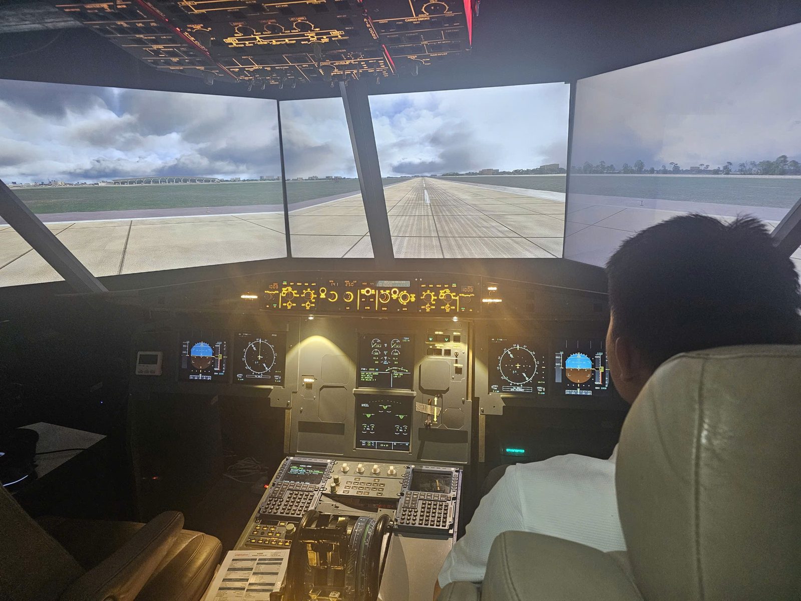 Buồng lái mô phỏng Airbus A320 tại The Flight Deck